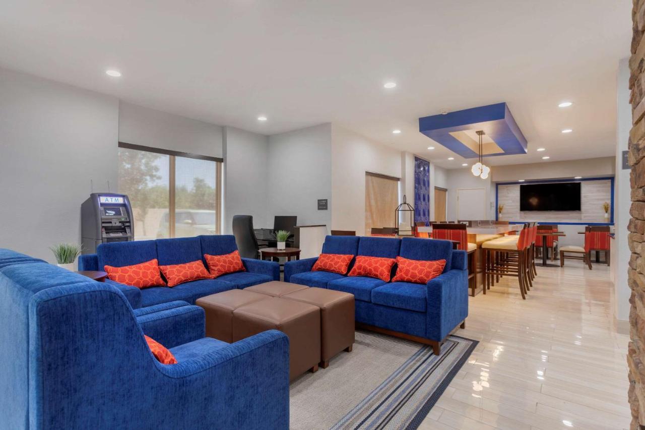 Comfort Inn & Suites Memphis Bagian luar foto