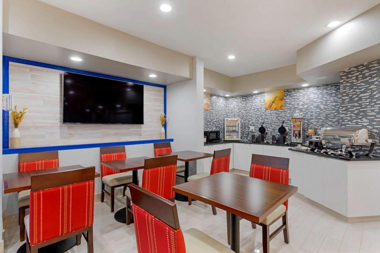 Comfort Inn & Suites Memphis Bagian luar foto